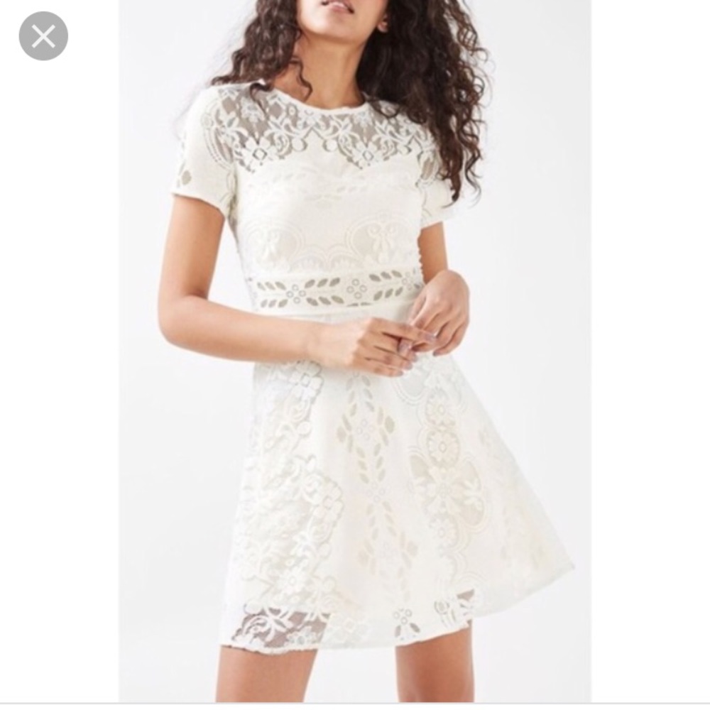 TOPSHOP cream white lace short sleeve dress